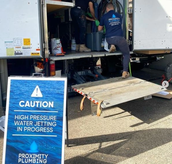 What To Do In A Plumbing Emergency: 6 Pro Tips